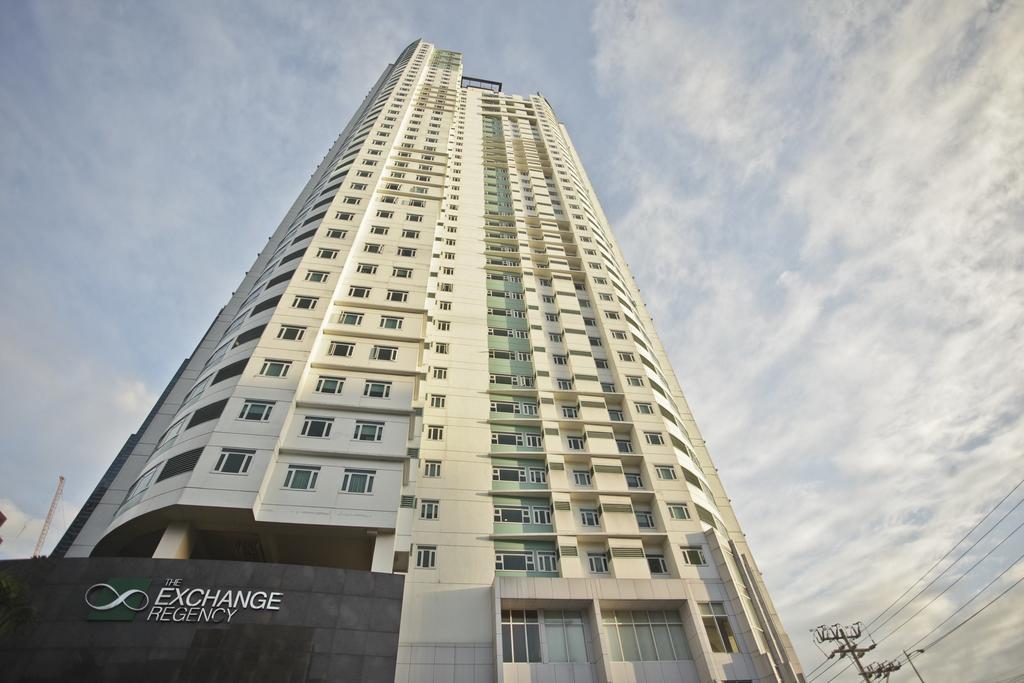 The Exchange Regency Residence Hotel Managed By Hii Pasig City Exterior foto