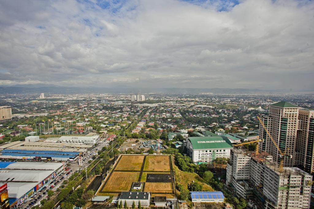The Exchange Regency Residence Hotel Managed By Hii Pasig City Exterior foto